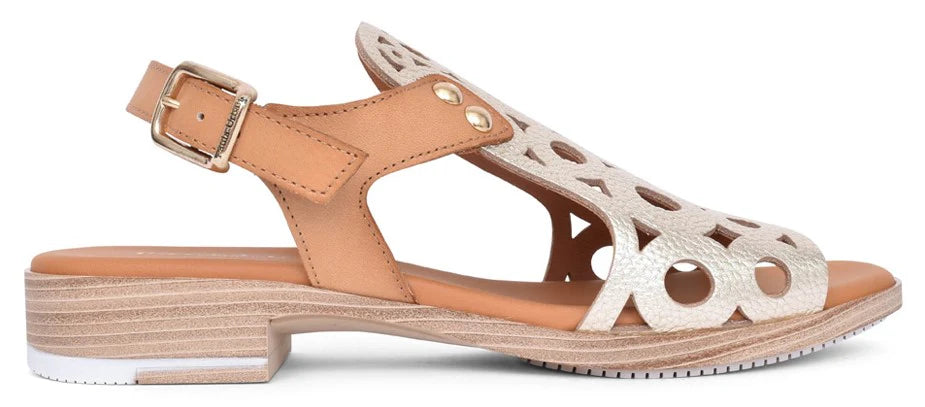 Paula Urban Classic Casual Sandal 9-654 in PLATINO / CAMEL