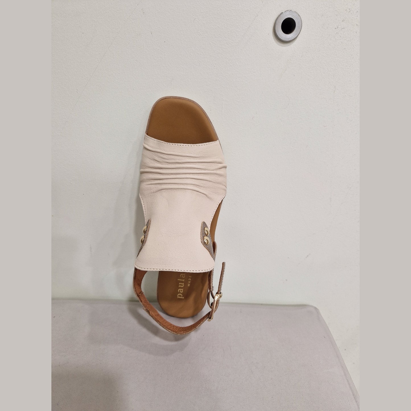 Paula Urban 9-17 Off white / Fumo Soft Leather Sandal