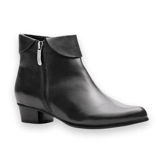 Regardez Le Ciel Stefany 03 BLACK Soft Leather Zip Ankle Boot