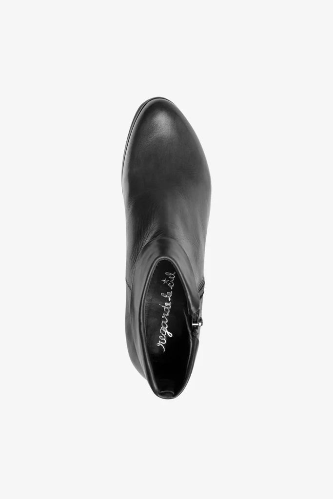 Regardez Le Ciel Stefany 03 BLACK Soft Leather Zip Ankle Boot
