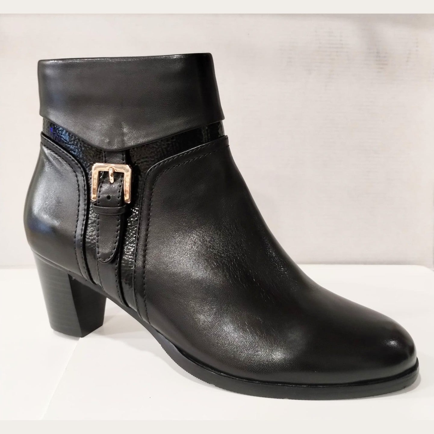 Regardez Le Ciel Sonia 150 BLACK Soft Leather Zip Ankle Boot