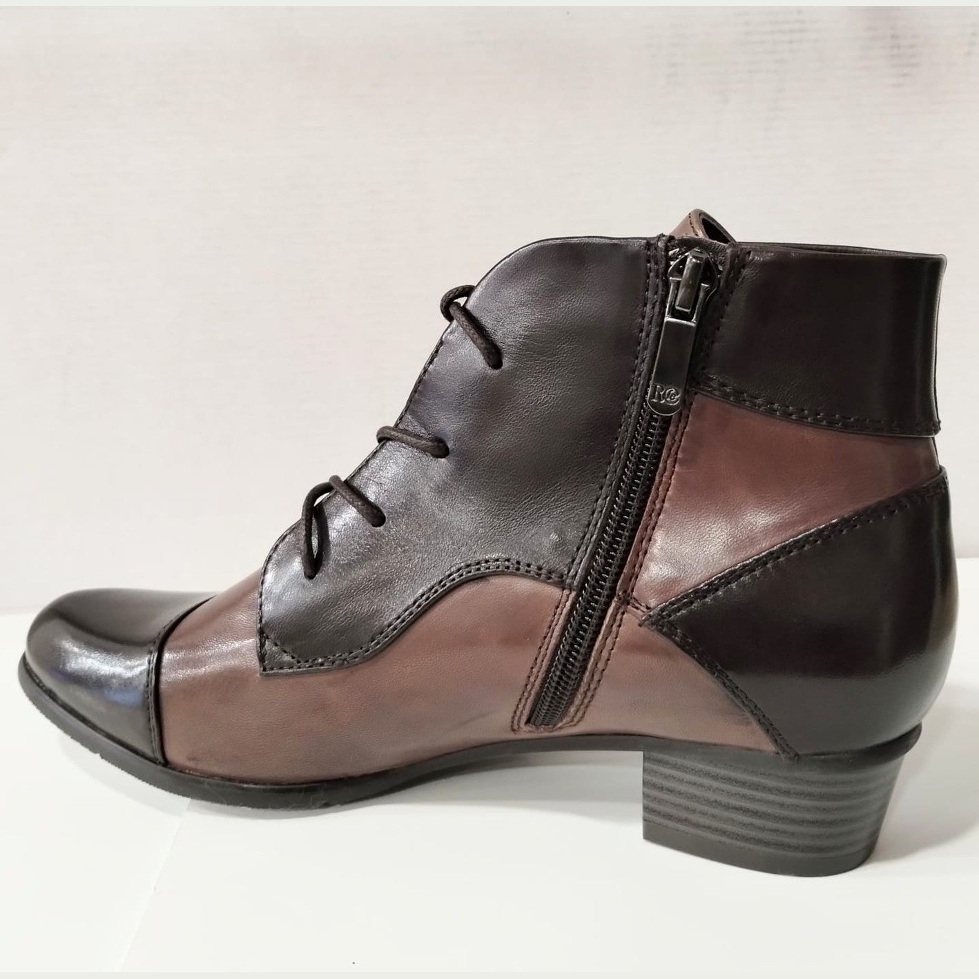Regardez le Ciel Stefany123 BROWN Soft Leather Low Heel Lace Ankle Boot With Zip.