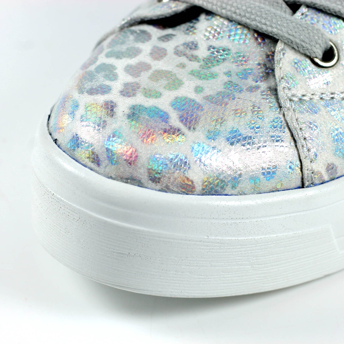 Lunar Trainer Charm DLB009WT White
