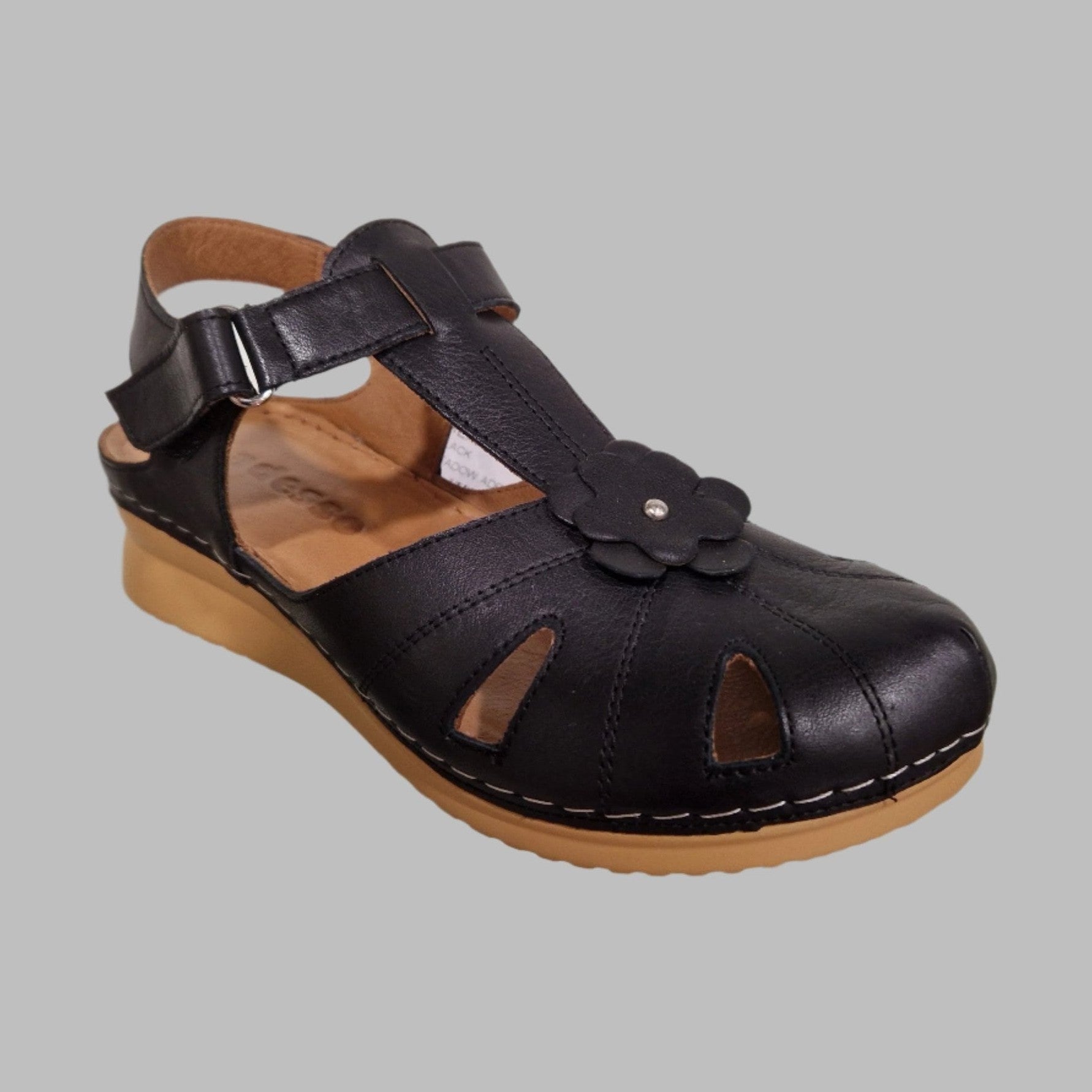 Adesso MEADOW Black Soft Leather Closed Toe Sandal