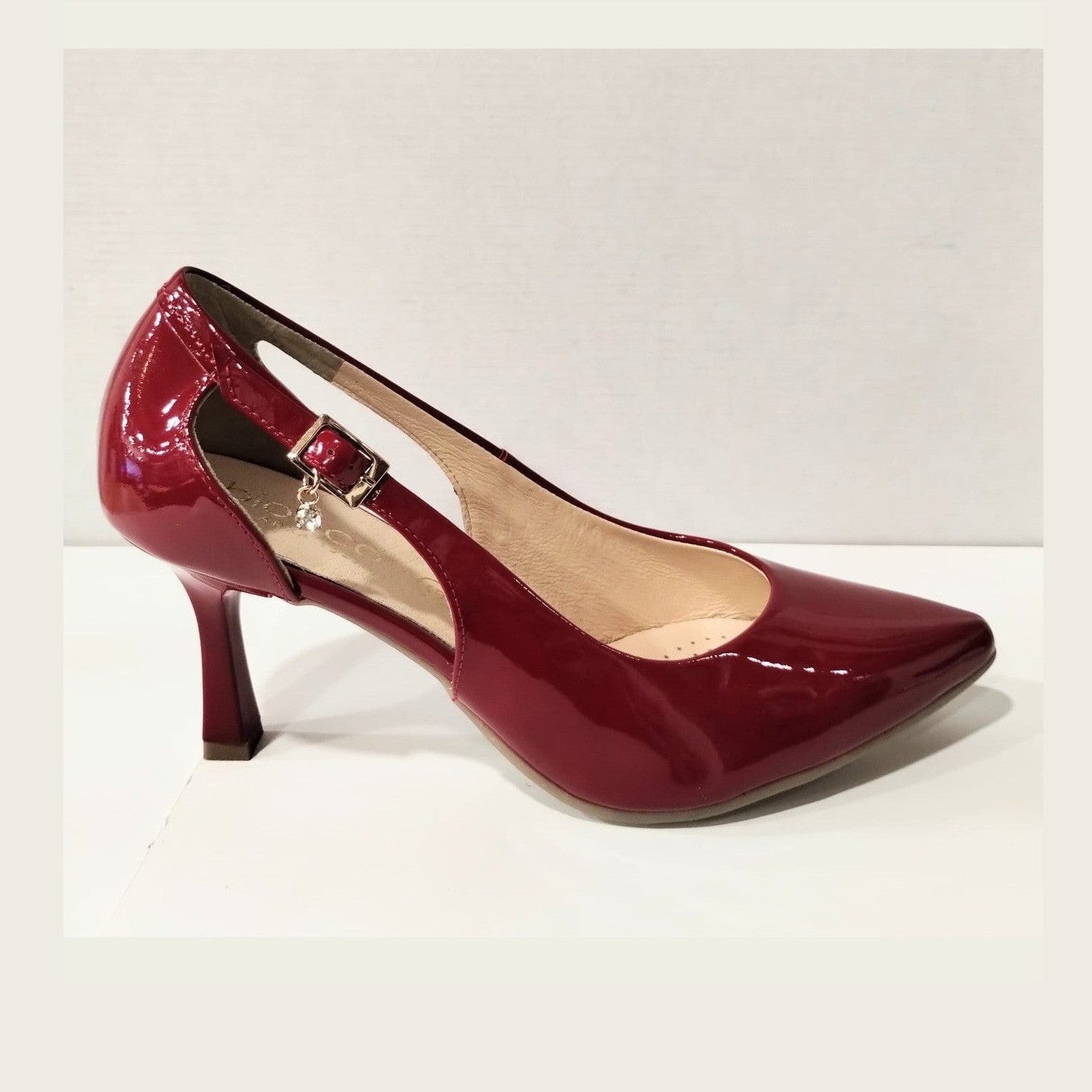 Bioeco 4079 RED PATENT open sided court shoe 4079-433