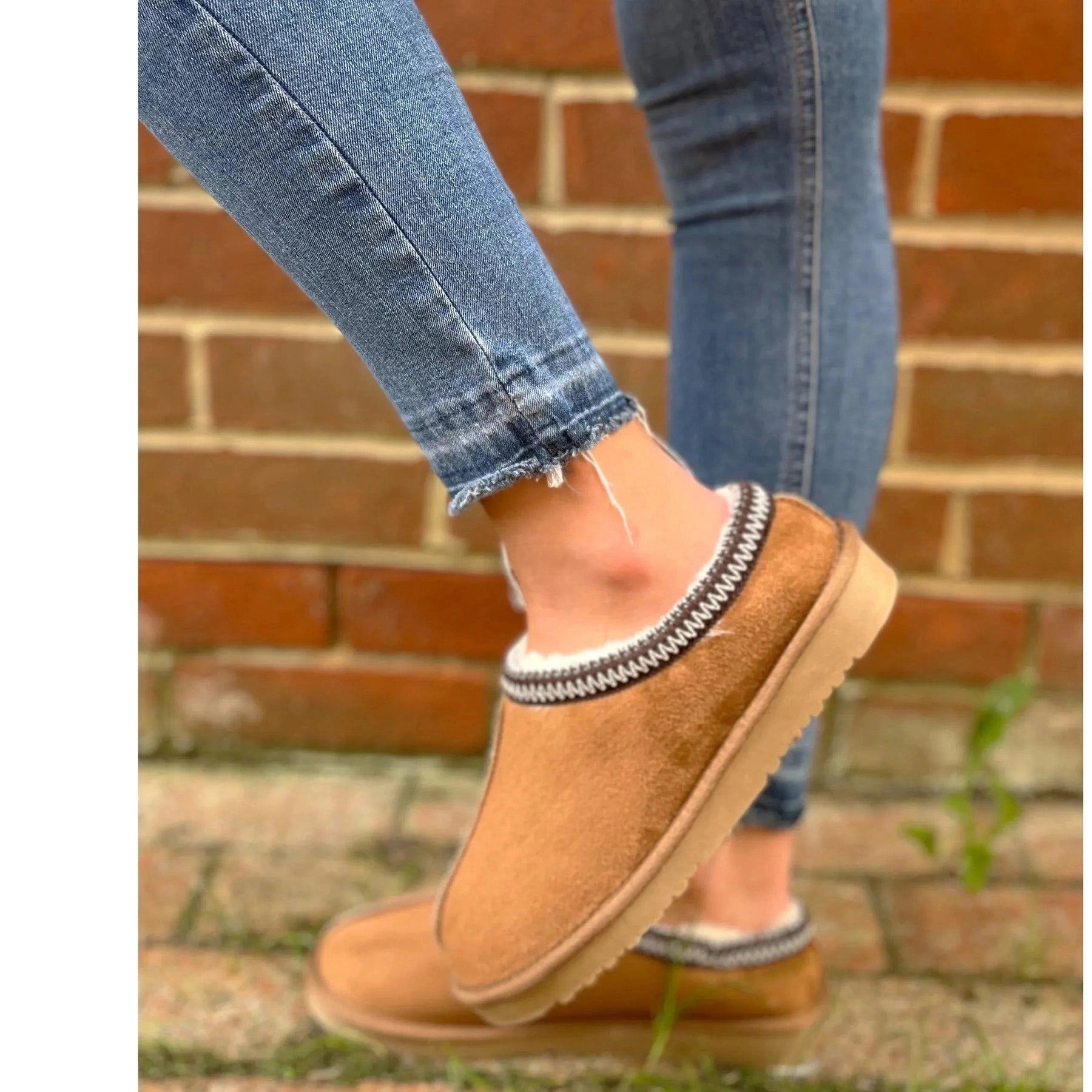 Ella Kelly Embroidered Faux Fur Lined Mule Slipper CHESTNUT