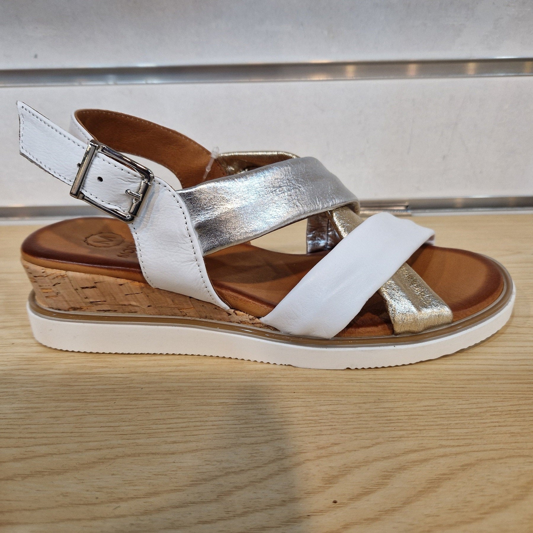 Modella Lyla White / Metallic Soft Leather Low Wedge Sandal