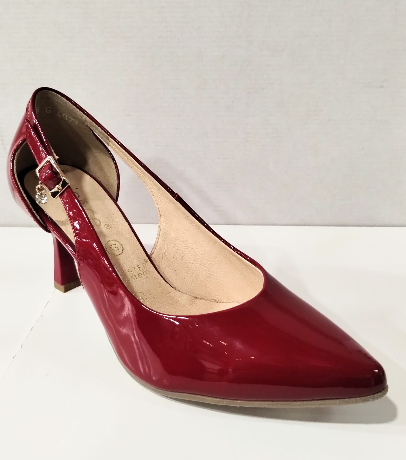 Bioeco 4079 RED PATENT open sided court shoe 4079-433